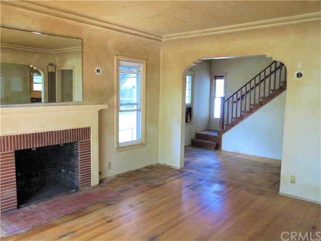 5009 Meridian St Home Interior